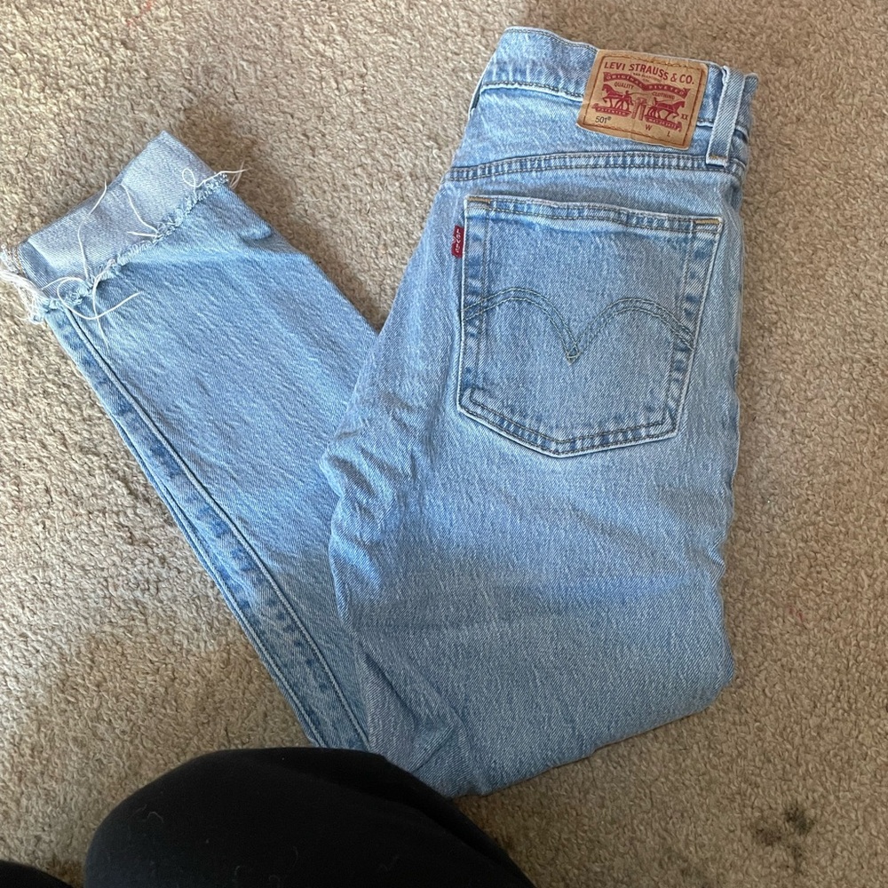 Women’s Levi’s straight leg jeans size 25